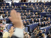 EU Parlamentarier wollen von USA Streichung einer iranischen Gruppe von der Terroliste