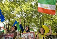 Familien der Bewohner von Camp Ashraf nehmen an pro-demokratischer Demonstration vor dem US Außenministerium teil