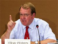 Struan Stevenson: Wir brauchen die blaue Flagge der UNO über dem Lager Ashraf