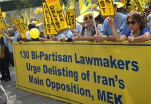 Demonstranten hoffen auf Ende der Terrorlistung einer iranischen Gruppe