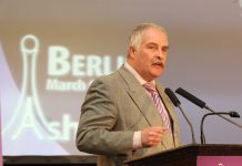 Christian Zimmermann: wir Menschenrechtler sind hier in Berlin an Ihrer Seite, wir werden weiterkämpfen Tag für Tag, in dem, was wir reden, was wir schreiben und veröffentlichen