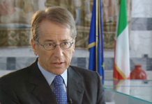 Der italienische Außenminister verurteilt entschieden den gegen Camp Liberty gerichteten Terrorismus