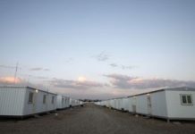 Stellvertretender Assistent des US Außenministers, UN und UNHCR besuchen Camp Liberty und sprechen mit Vertretern der PMOI Camp Liberty