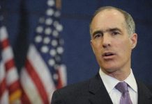 US Senator Bob Casey fordert weitere Sanktionen gegen das iranische Regime