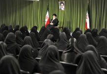 Iranischer Widerstand: Khamenei enthüllt die frauenfeindliche Natur seines Regimes