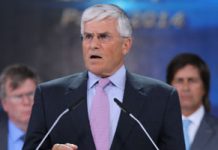 Casey: Das iranische Regime destabilisiert die Region, es muss gehen
