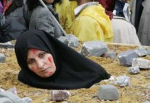 Iran: ein Häftling zur Steinigung und Erhängung verurteilt