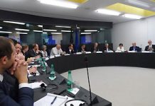 Die „Freunde eines freien Iran“ im Europäischen Parlament setzen sich bei einem Treffen feste Ziele