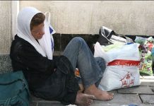 Iran: Das Mullah-Regime gibt zu, daß in Teheran 3000 Frauen auf der Straße schlafen müssen
