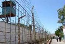 Iran: Häftlinge skandieren während einer Demonstration gegen die repressiven Maßnahmen: „Nieder mit dem Diktator!“