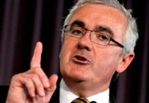 Australisches Parlamentsmitglied und Experte geißelt den Austausch von geheimdienstlichen Informationen mit dem iranischen Regime