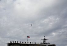 U.S. Kriegsschiffe wurden entsandt, um Waffenlieferungen an die Houthis im Jemen zu blockieren