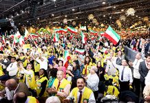 Iraner aus den USA kommen zur Kundgebung am 13. Juni in Paris
