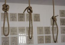 Das iranische Regime lässt vier Männer erhängen