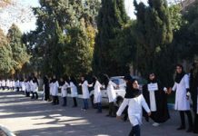 Iran: Überall im Lande demonstrieren Schwesternschülerinnen