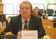 Die mit den Beziehungen zum Irak befaßte Gruppe der Europäischen Union mahnt den Sicherheitsrat der Vereinten Nationen, auf sofortige Reformen im Irak zu drängen