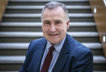 Britischer Parlamentsabgeordneter: Im Iran ist Glück immer noch ein Grund, bestraft zu werden