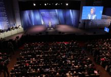 Konferenz in Paris: Es wird Gerechtigkeit gefordert