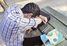 Iran: Die Arbeitslosigkeit und die Hahnenkämpfe vor der Präsidentenwahl