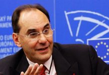 Prominenter EU-Politiker: die Mitglieder der MEK sind Helden