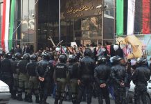 Das iranische Regime im Streit wegen der Proteste