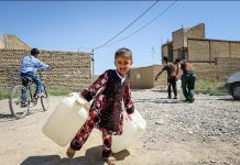 Ein großer Teil der Bevölkerung im Iran sieht sich damit konfrontiert, dass es keinen Zugang zu sauberem Wasser gibt