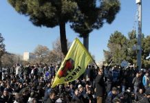 Iranische Bauarbeiter protestieren wegen ausstehender Löhne und schlechter Arbeitsbedingungen