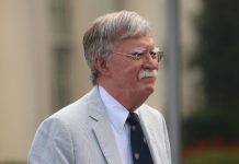 Bolton fordert Großbritanien zu einer härteren Haltung gegenüber dem iranischen Regime auf