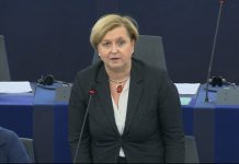 EU Parlament verurteilt Unterdrückung der iranischen Frauen scharf