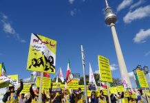 Berlin: Proteste gegen den Empfang des Teheraner Bürgermeisters im Roten Rathaus