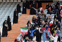 Frauen ins Fußballstadion lassen, „Ein zynischer PR-Gag”