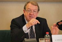 Struan Stevenson: „Europa muss in seinen Beziehungen zum Iran ein neues Kapitel eröffnen.“