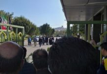 Arbeiter der iranischen Fabrik „Azarab“ sind von der Korruption des Regimes betroffen