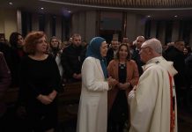 Die iranische Oppositionsführerin Maryam Rajavi nimmt an der Weihnachtsfeier in der Erzdiözese Tirana-Durres teil