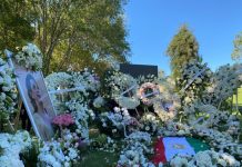 Die Bestattung von Marjan, der inspirierenden Stimme der unterdrückten Frauen des Iran, in Kalifornien
