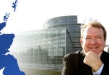 Struan Stevenson: Iranischer Haftbefehl gegen US Präsidenten ist lächerlich