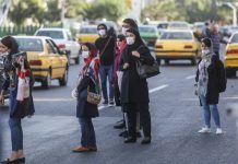 Mit der Verlängerung des Coronavirus Ausbruchs im Land widerlegt der Iran Argumente für Sanktionsaufhebung