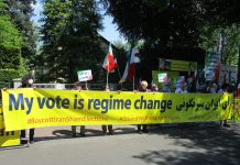 Protest und Boykottaufruf vor der iranischen Botschaft