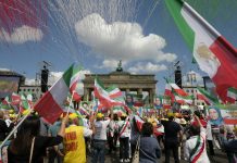 8000 Teilnehmer an der Kundgebung in Berlin im Rahmen des Free Iran World Summit 2021