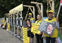 Iran-Kundgebung in Berlin gegenüber dem Bundeskanzleramt gegen Amtsantritt von Raisi, Di. 03. August, ab 10 Uhr