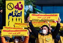 Hunderte Iraner protestieren zum Internationalen Tag gegen die Todesstrafe in Berlin