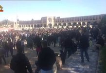 Iran Protest: Fünfter Tag der Demonstrationen und des Sit-in der Bauern von Isfahan gegen die Verweigerung ihrer Wasserrechte und die Austrocknung des Zayandeh Rud