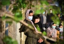 Iran: Frauen verkaufen ihre Haare, um über die Runden zu kommen