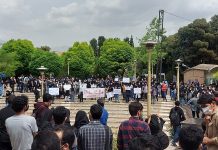Iran: Studenten der Teheraner Universität für Wissenschaft und Technologie protestieren gegen unterdrückende Maßnahmen