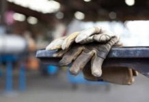 Iran: Acht Arbeiter zünden sich selbst an, um gegen die brutale Ausbeutung zu protestieren