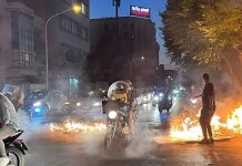 Am 26. Tag der Erhebung, der Demonstrationen und Proteste der Studenten und der Zusammenstöße mit Unterdrückungskräften