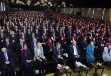Renommierte britische Abgeordnete besuchen Ashraf 3 und unterstützen den Widerstand und die Revolution im Iran