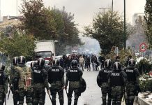 Der Sicherheitsapparat des Iran ist darauf angelegt, Proteste zu unterdrücken. Wie hat der Aufstand bis jetzt andauern können?