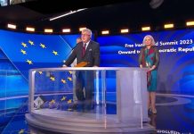 Das polnische MEP Ryszard Czarnecki: Es gibt keinen Zweifel, dass die Zukunft des Iran in dieser Alternative liegt