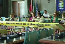 Versammlung in Pescara (Italien) zur Unterstützung des Kampfes iranischer Frauen für Freiheit und Demokratie